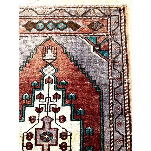 Vintage Turkish Anatolian 100% Wool Handwoven 1'7 x 3'8 feet Carpet Prayer Rug - Picture 2 of 3